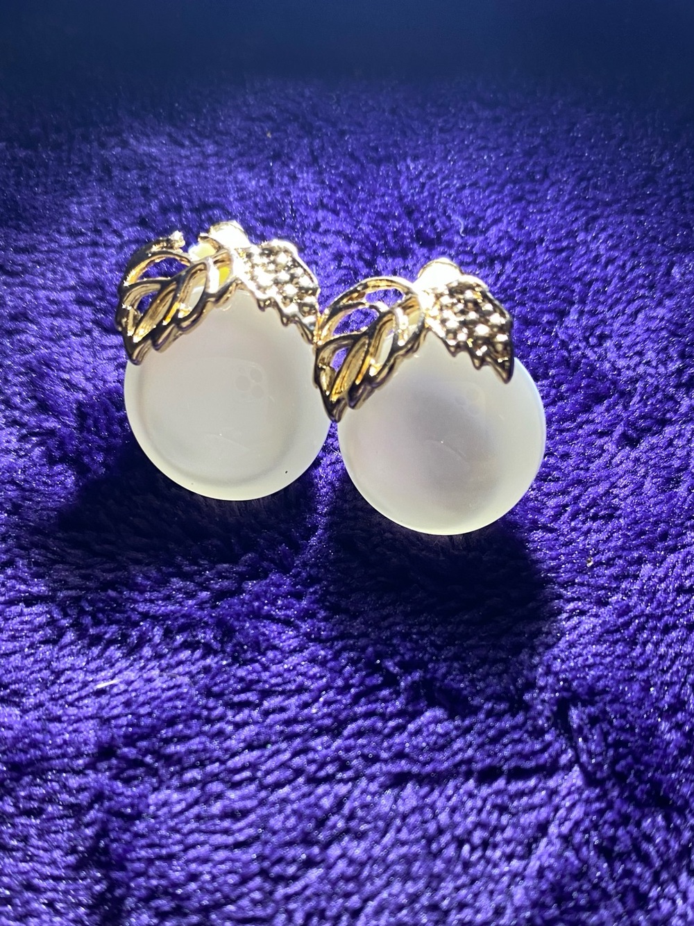 Gold Leaf White Frosted Glass Stud Earrings - Elegant Women Jewelry